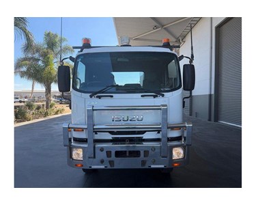 Isuzu - Used Service Truck | F Series FSS110-210
