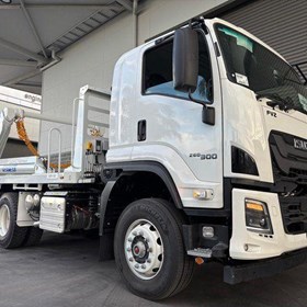 F Series FVZ 260-300 AT R46 Skip Bin Loader
