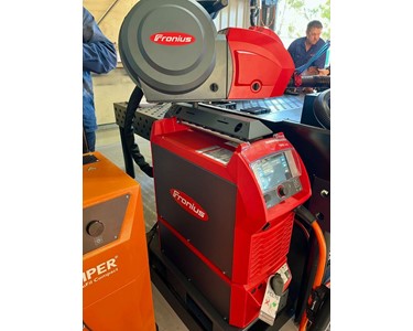 Infinite Robotics - Infinite Robotics - Cobot Welder with Rotator