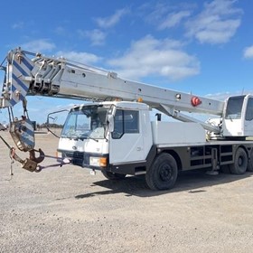 Pre Owned Hydraulic Truck Crane | QY25H