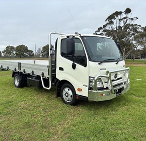 2025 Hino 616 At 3430 Wide Alloy Tray 2025 ... 41660 - Wideland Hino