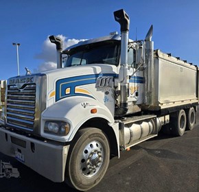 Used Tipper Truck | 2017 MACK CMHR 