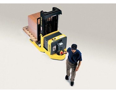 Hyster - Walkie Reach Stackers 907 - 1,360 kg | W20–30ZR 