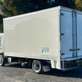 Used Pantech Truck | 2019 Fuso Canter 515