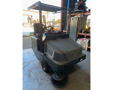 Karcher - Used LPG Ride-On Sweeper | KM130/300R