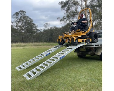Whipps Ramps - 3m Aluminium Folding Zero Turn Ride On Mower Loading Ramps – 800kg Capacity