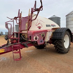 Used Boom Spray | 2010 Pegasus 8000L 