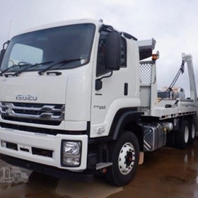 Used Hooklift Truck | 2020 ISUZU FXZ240-350 