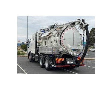 Vacuum Truck 6,200 litre | COMBI WHALE 3