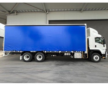Isuzu - Curtainsider Truck | F Series FVL 260-300 Freightpack