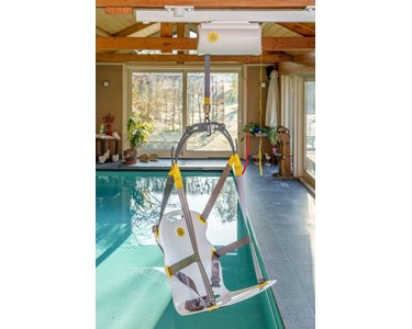 Handi Rehab - Patient Pool Lift Chair