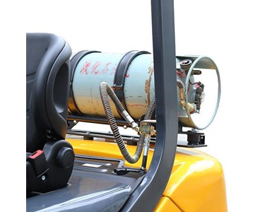 UN Forklift - 2.5T LPG/Petrol Forklifts | FGL25T-NJK1 4.0m Duplex