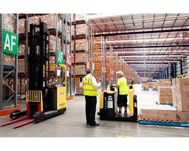 Hyster - Low Level Order Pickers 2,000-2,500 kg | LO2.0-2.5 