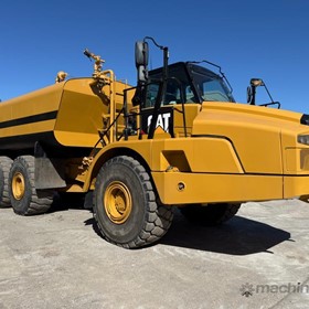 Used Articulated Water Truck | 2017 745C WT