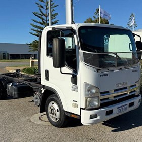 NPR 200/275 Premium Used Cab Chassis Truck