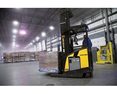 Hyster - Reach Trucks 1,500 - 1,800kg | N30-40 Series 