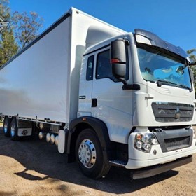 Curtainsider Truck | 2025 SITRAK T5G 330 
