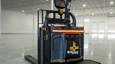 Debunking 3 Myths About Autonomous Mobile Robots (AMRs)
