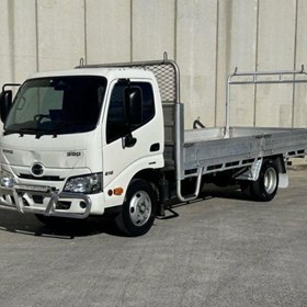 Used Tray truck | 300 Series 616 Alloy 