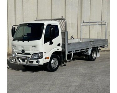Hino - Used Tray truck | 300 Series 616 Alloy 
