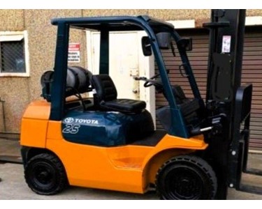 Toyota - Forklift | 7FG25