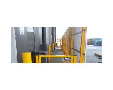 Safe Direction - Safety Barrier I RHINO-STOP Screen Warehouse Guardrail