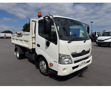 Hino - Used Tipper Truck | 2018 300 Series 617 