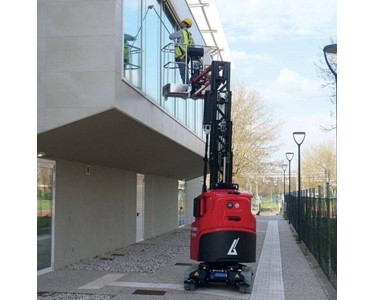 Vertical Mast Lifts 230 kg | Monitor 10