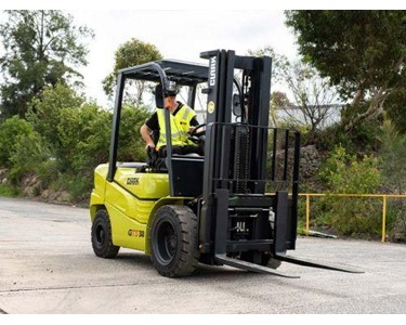 CLARK - LPG Forklift 2.5 to 3.3 tonne GTS