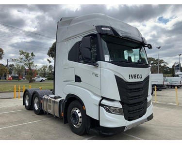 Iveco - S-Way AS700 Prime Mover