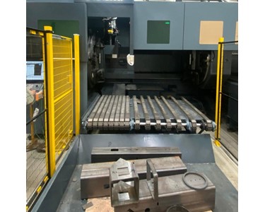 Superior - Heavy-duty 3D Laser Profile and Pipe Cutting Machine | TubeX 550