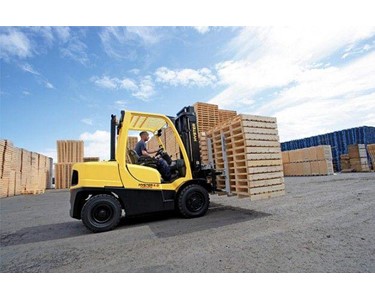 Hyster - IC Warehouse Diesel or LPG Forklift | H4.0-5.5FT Series