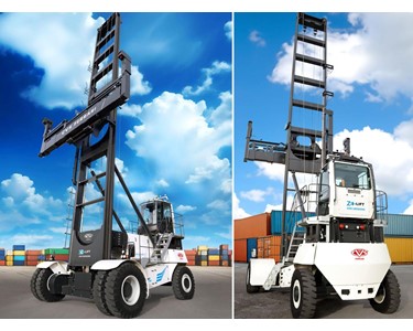 CVS Ferrari - Full Electric Container Handlers