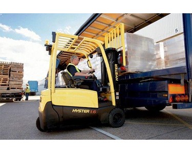 Hyster - Three Wheel Electric Forklifts | J1.5-2.0XNT Series