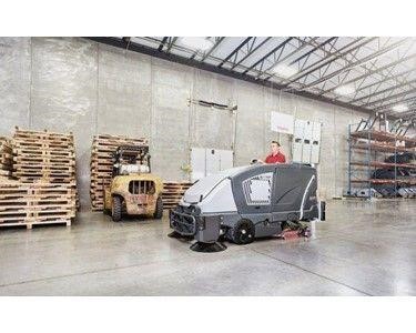 Nilfisk - Combination Hybrid Rider Sweeper Scrubber | CS7010 Sweepers 