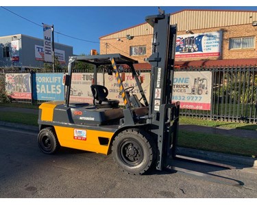 Mitsubishi - Used Diesel Forklift | FD50 5 Tonne