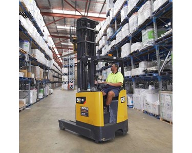 Cat - Sit-on Reach Truck | 1.4-2.0T NRF
