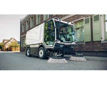 Bucher Municipal - Compact sweeper | CityCat VR50e