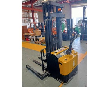 Liftsmart ETS15T Walkie Stacker