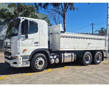 Hino - Tipper Truck FS 2845 