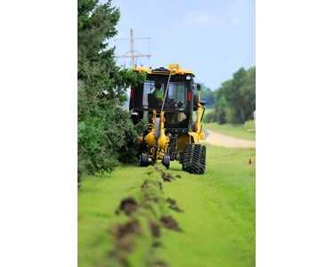 Ride-On Trencher 95 kw | RTX1250i2 