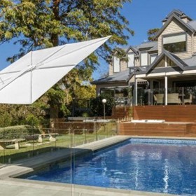Product Announcement – New Versa UX Cantilever Umbrella now Available in Australia