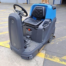 Conquest Used Ride On Scrubber HDS77E-D - 220021638