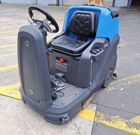 Conquest Used Ride On Scrubber HDS77E-D - 220021638
