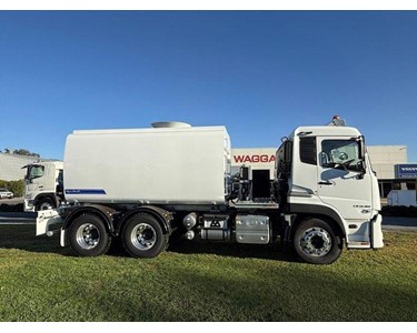 Quon Water Truck 14,000L with Automatic Transmission