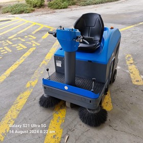 (Pre-Owned) Industrial Ride-on Sweeper | PB106E 