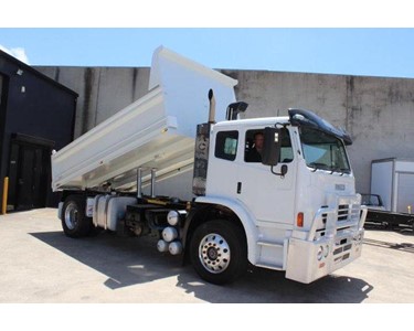 Iveco - Used Tipper Truck | Acco 2350G 280 