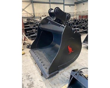 Roo Attachments - Tilting Mud Bucket | 18 - 23 TON MACHINES 18