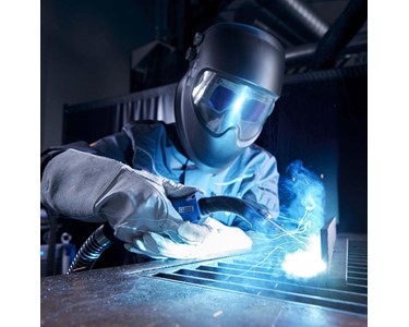 CLOOS - Manual Welding Systems | QINEO