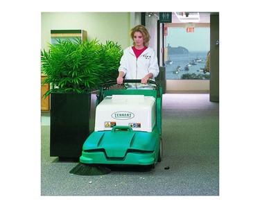 Tennant - 3640 Ride On Floor Sweeper